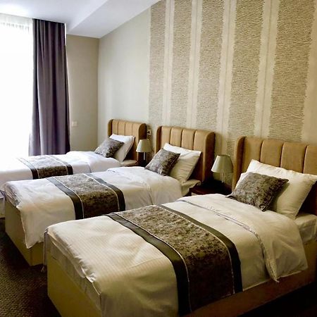Tbili Hotel ティビリシ エクステリア 写真