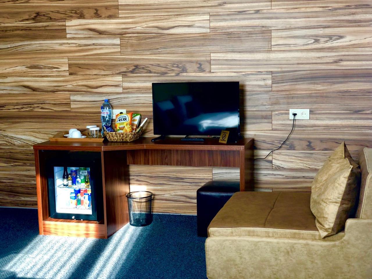 Tbili Hotel ティビリシ エクステリア 写真