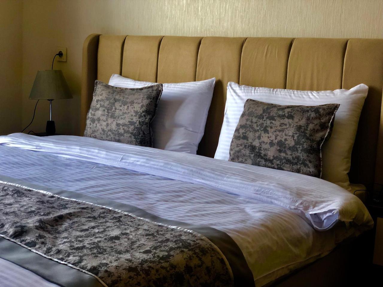 Tbili Hotel ティビリシ エクステリア 写真