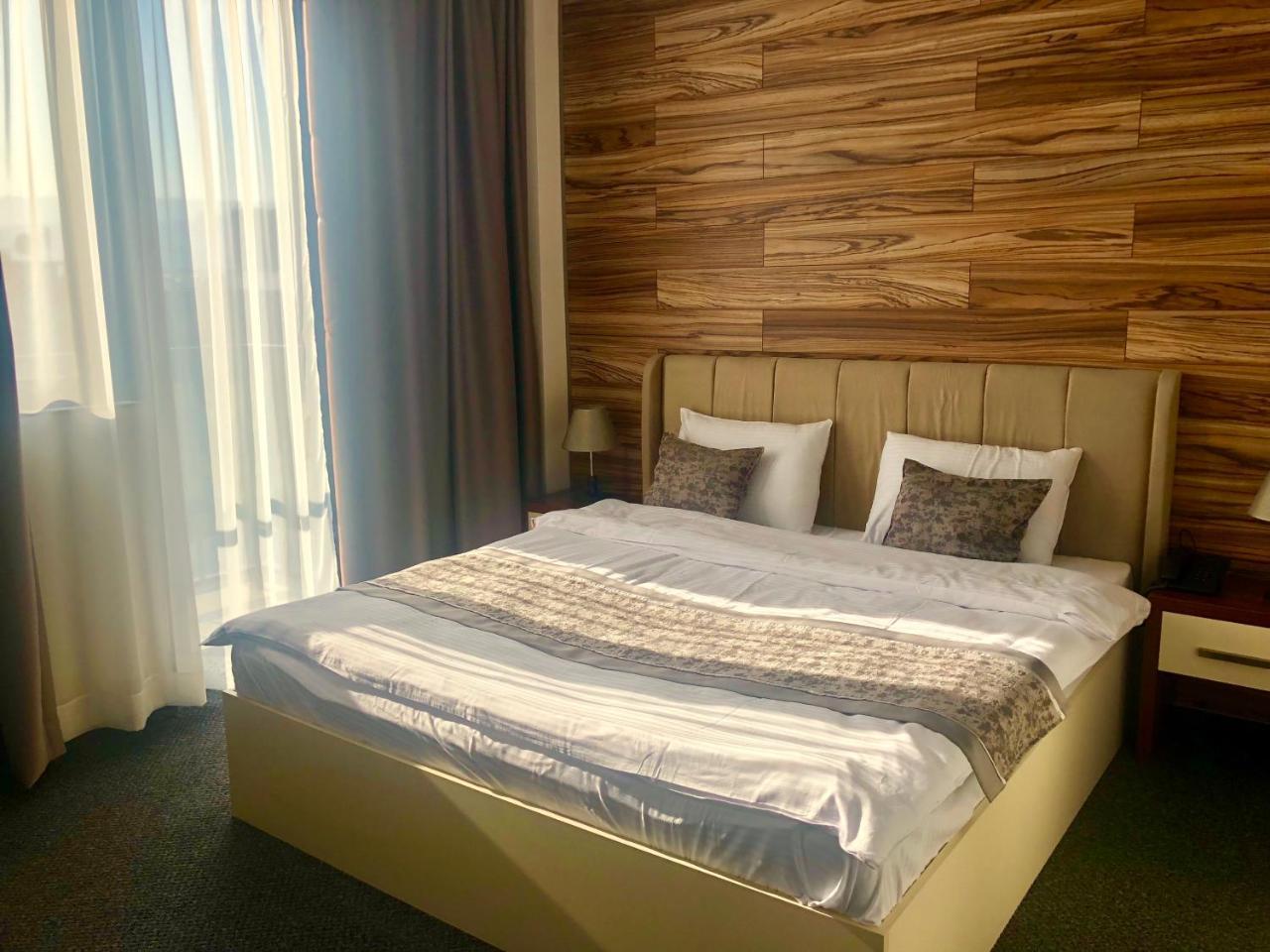 Tbili Hotel ティビリシ エクステリア 写真
