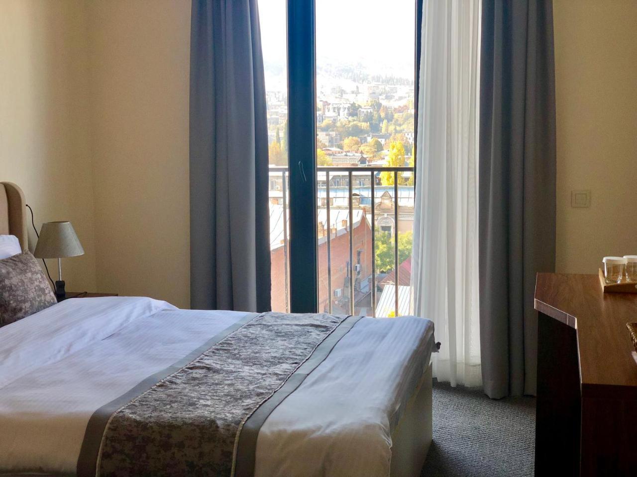 Tbili Hotel ティビリシ エクステリア 写真