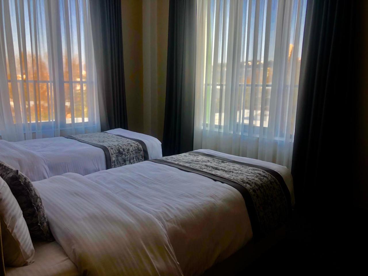 Tbili Hotel ティビリシ エクステリア 写真